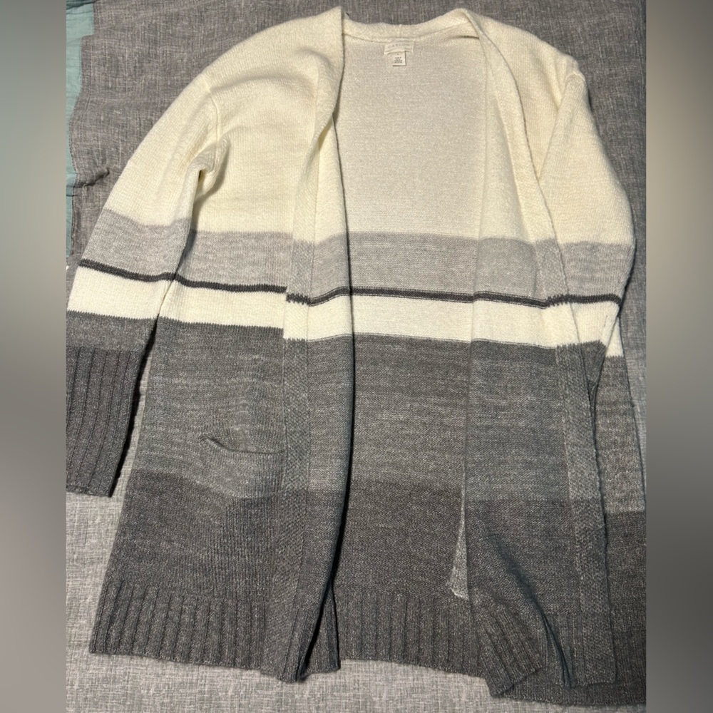 Casalon long, gray and cream striped cardigan size L